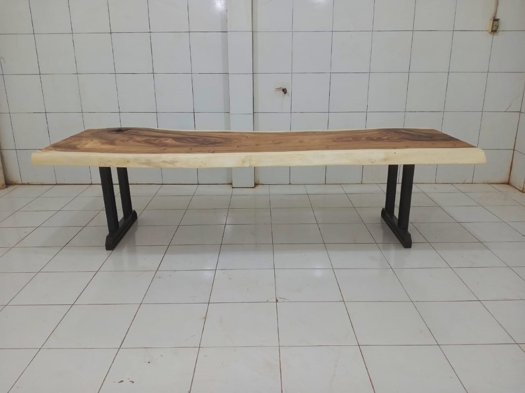 LIVE EDGE TABLES