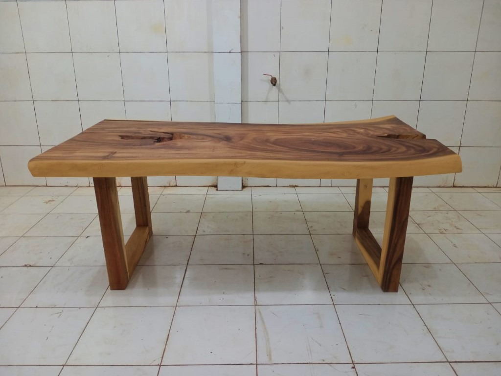 LIVE EDGE TABLES