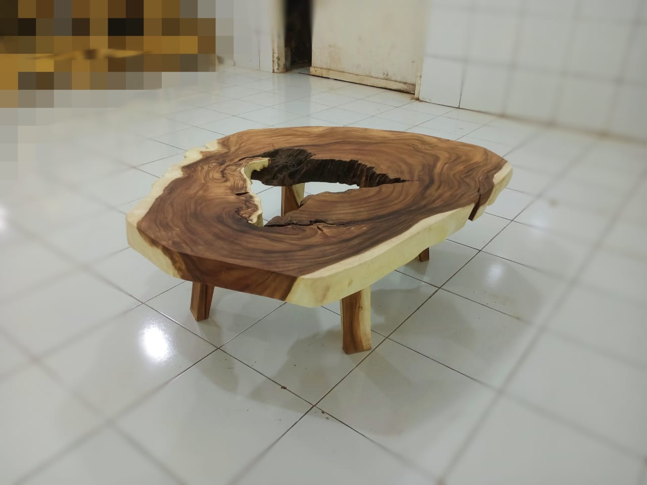 LIVE EDGE TABLES