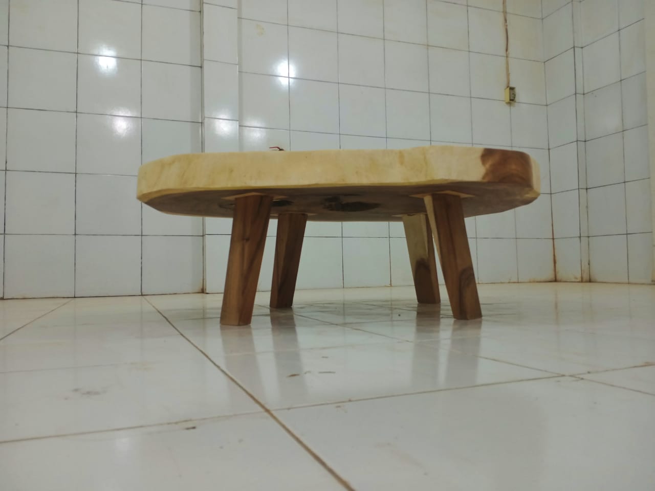 LIVE EDGE TABLES