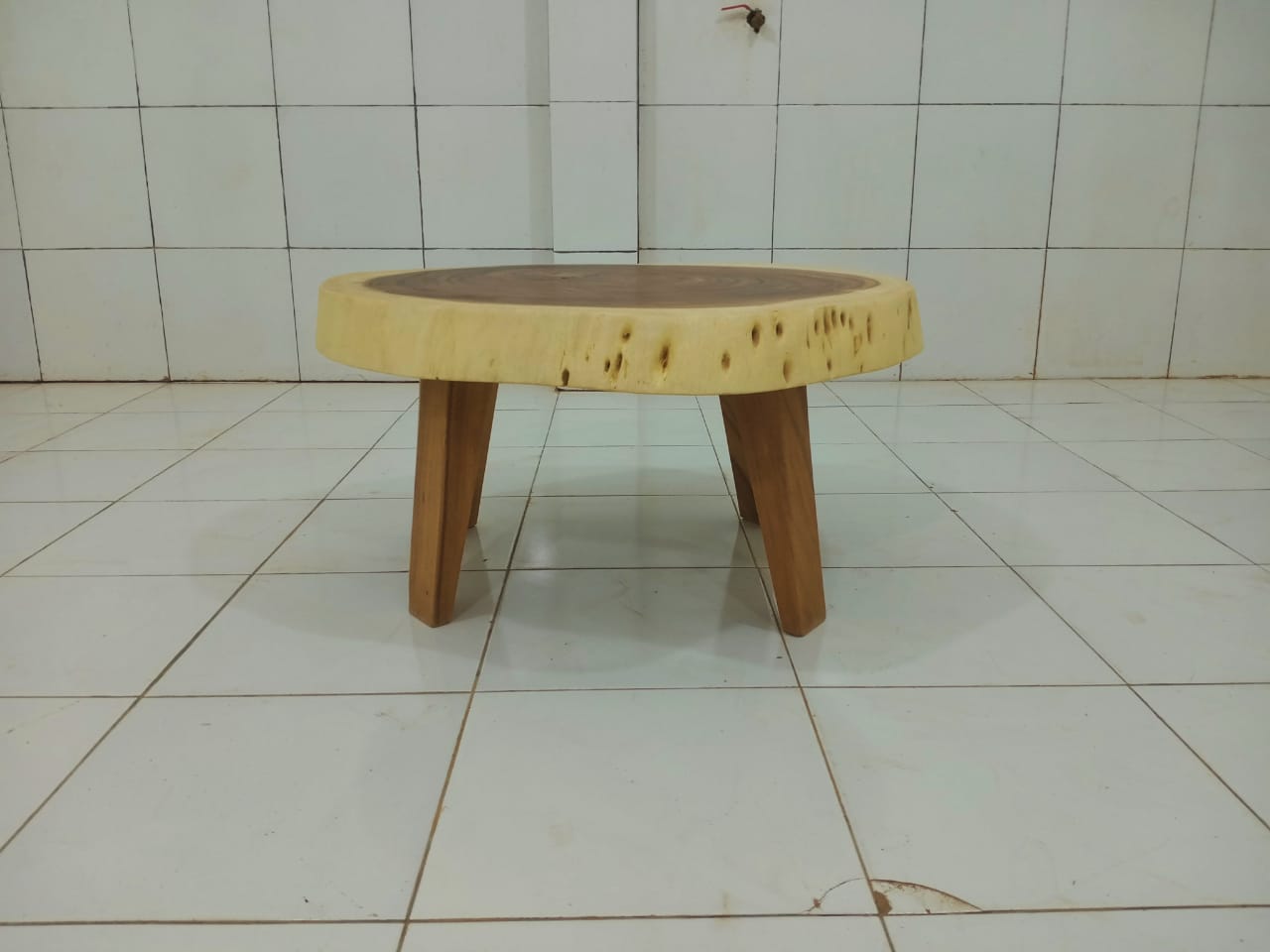 LIVE EDGE TABLES