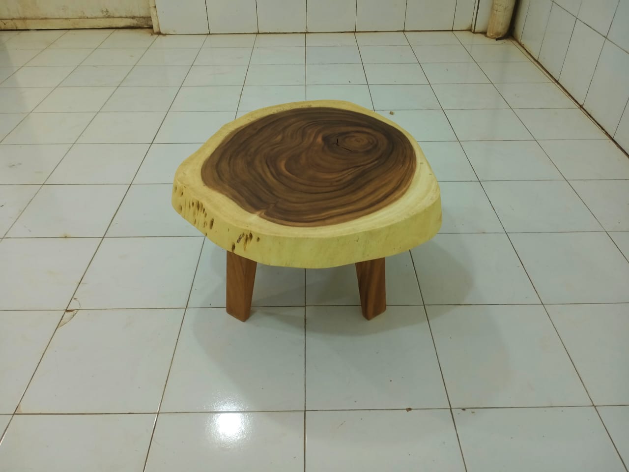 LIVE EDGE TABLES