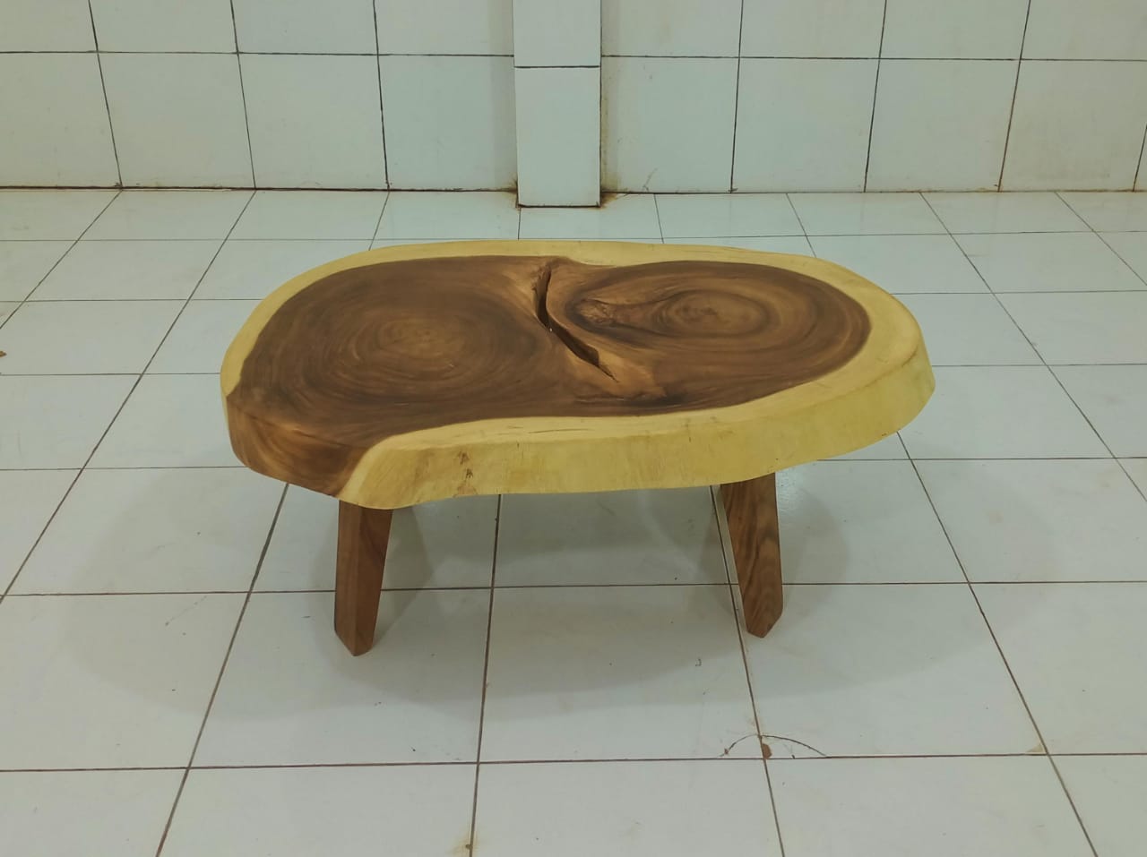 LIVE EDGE TABLES