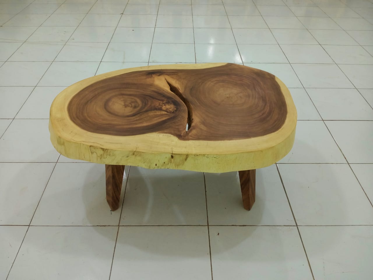 LIVE EDGE TABLES