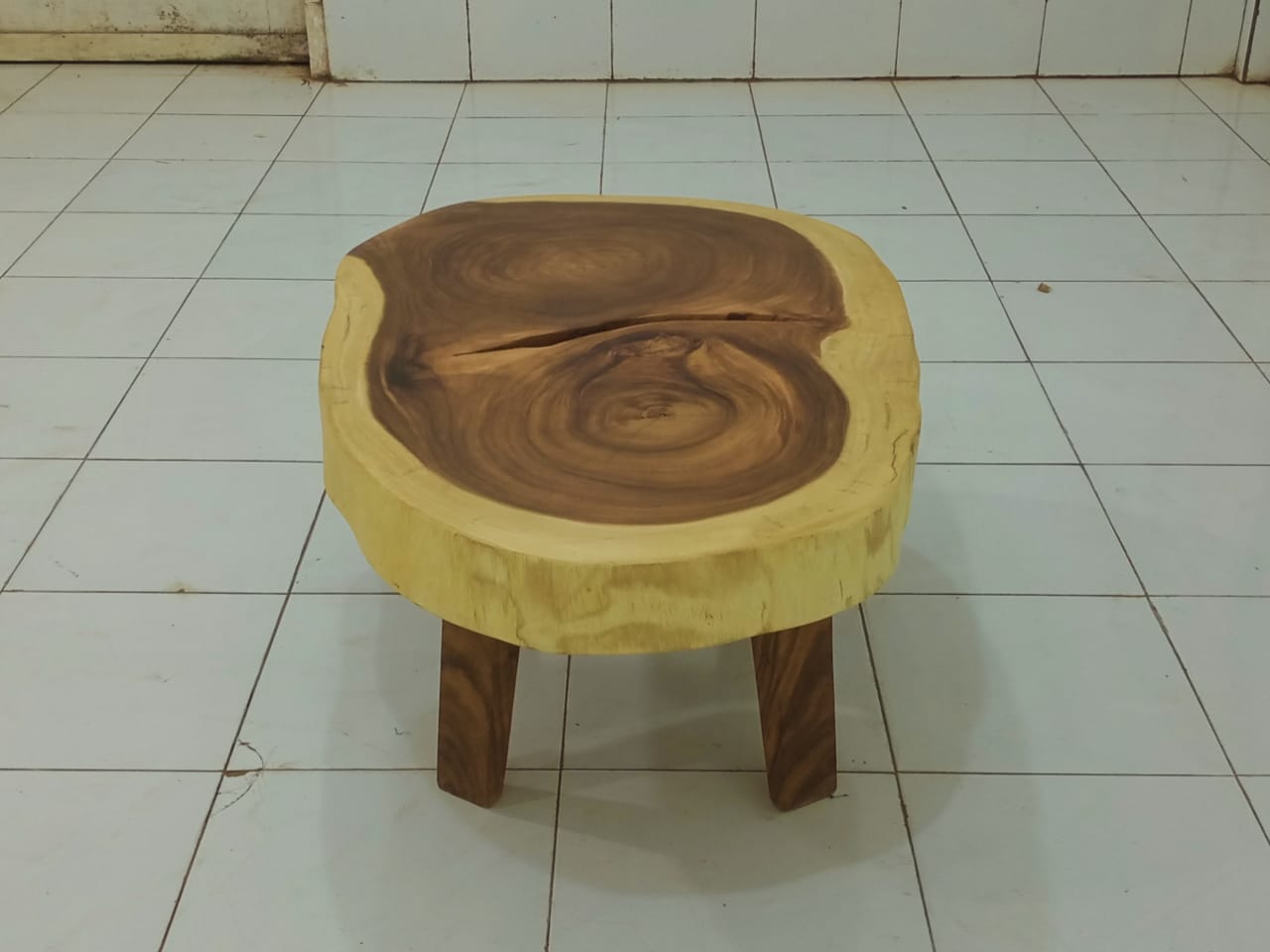 LIVE EDGE TABLES