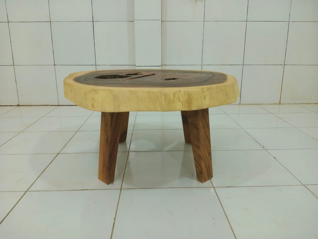 LIVE EDGE TABLES