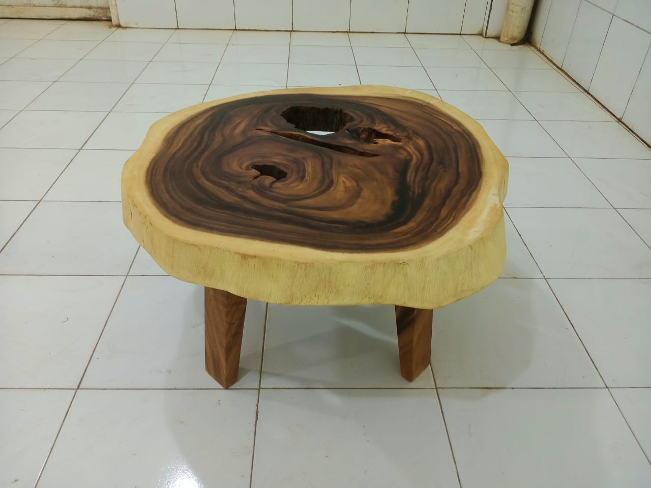 LIVE EDGE TABLES