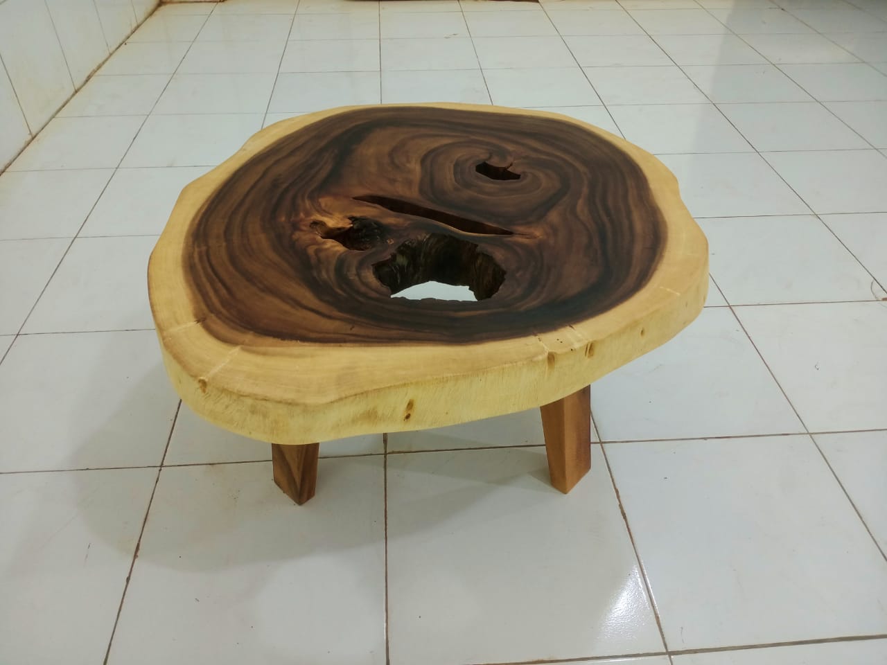 LIVE EDGE TABLES