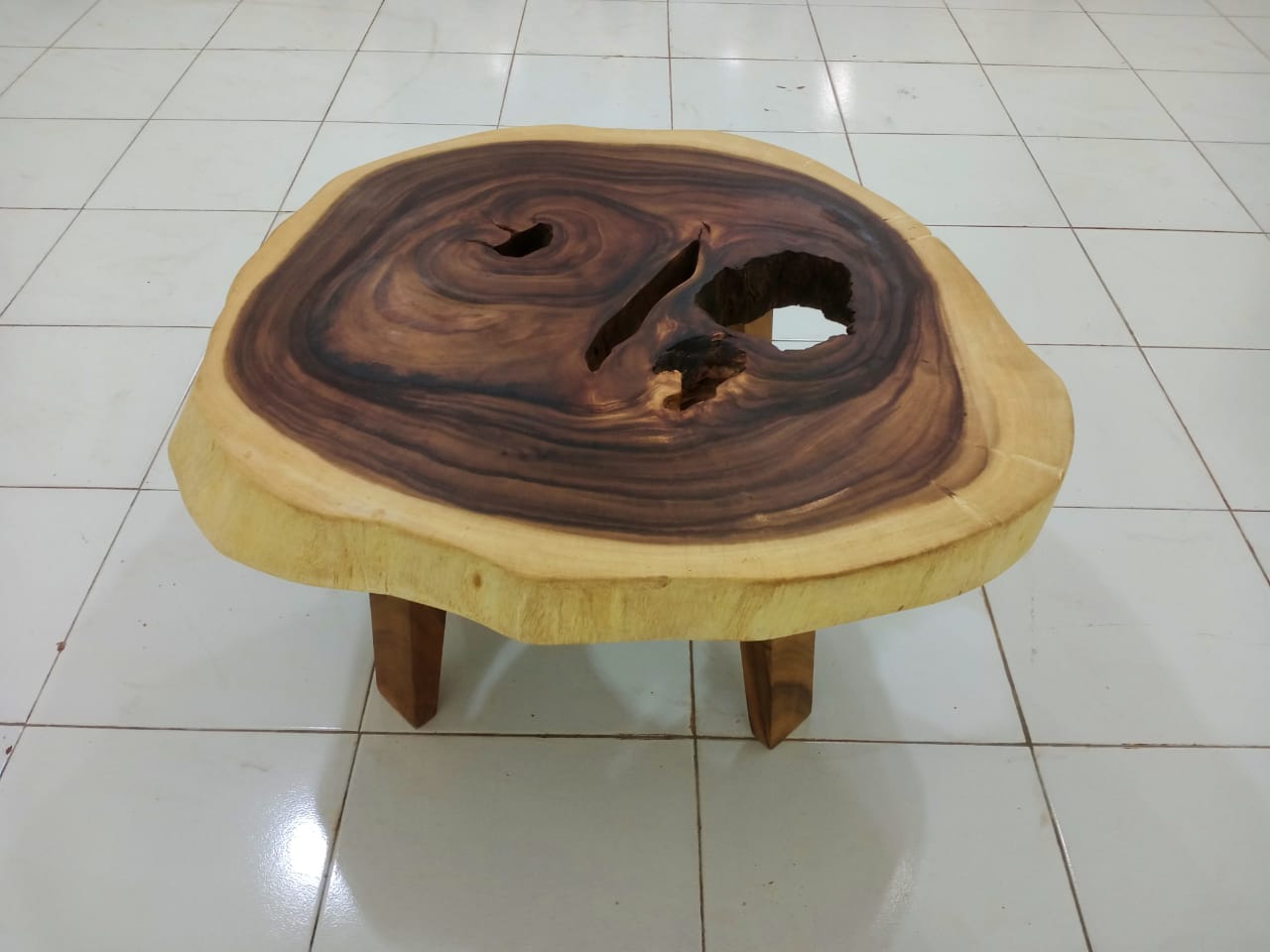 ROUND COFFEE TABLES (NOT BEEN SHIPPED)