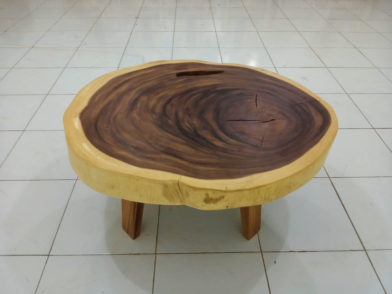 LIVE EDGE TABLES