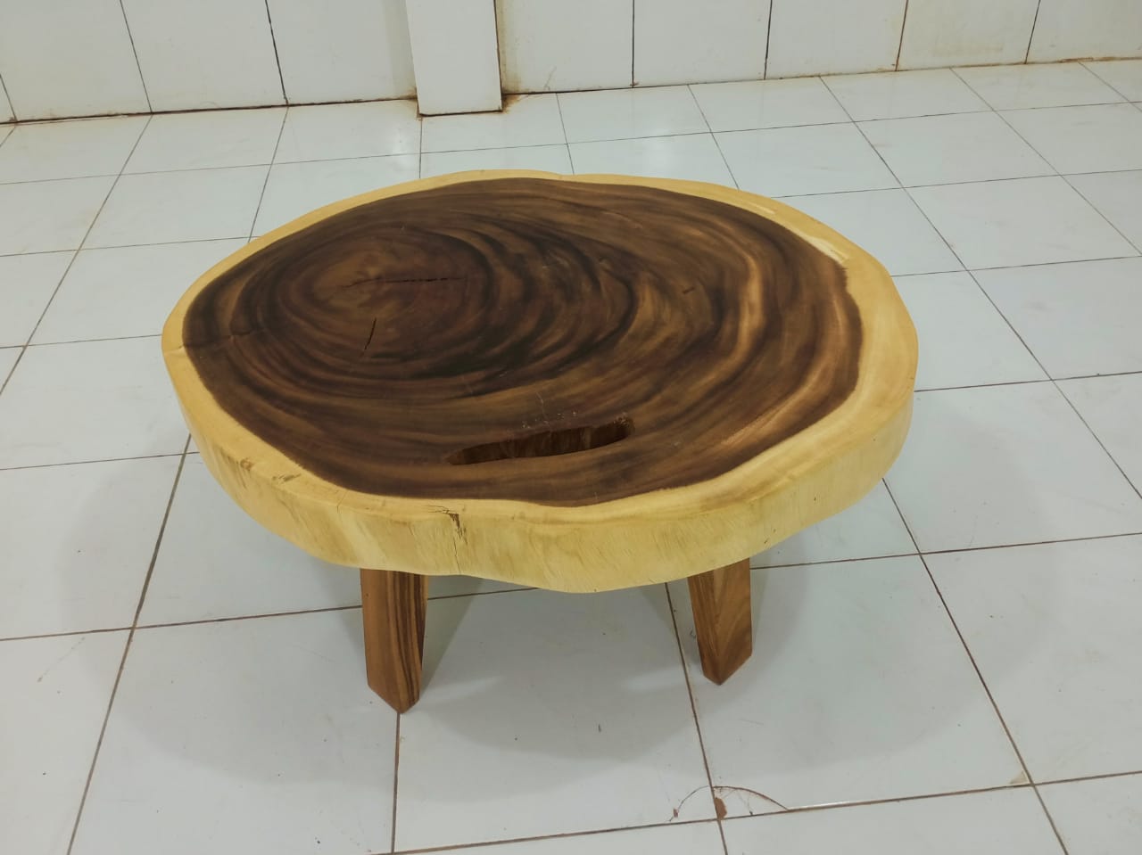 ROUND COFFEE TABLES (NOT BEEN SHIPPED)