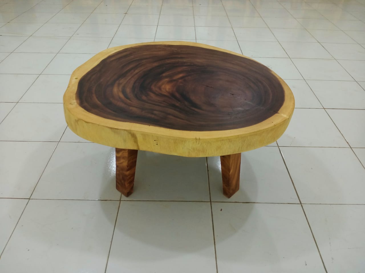 LIVE EDGE TABLES