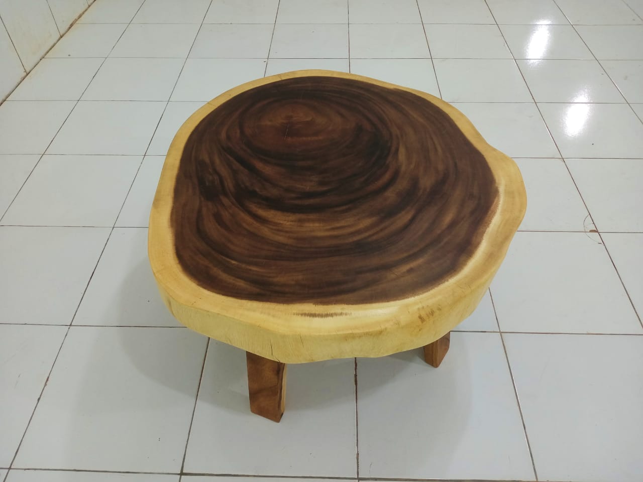 LIVE EDGE TABLES