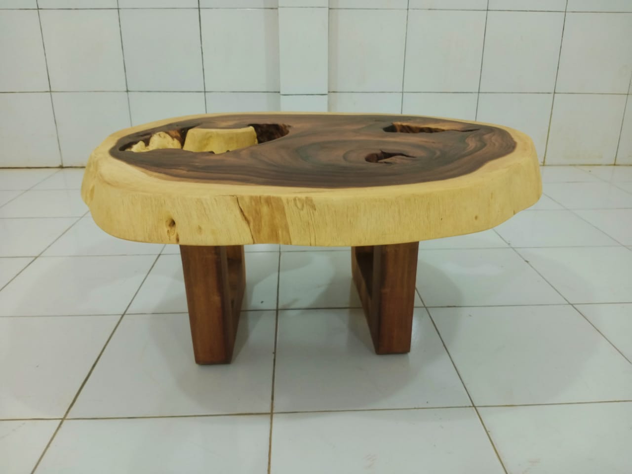 LIVE EDGE TABLES