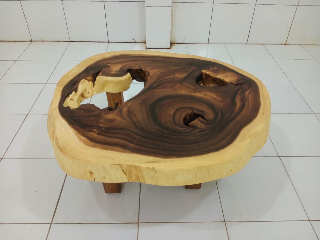 LIVE EDGE TABLES