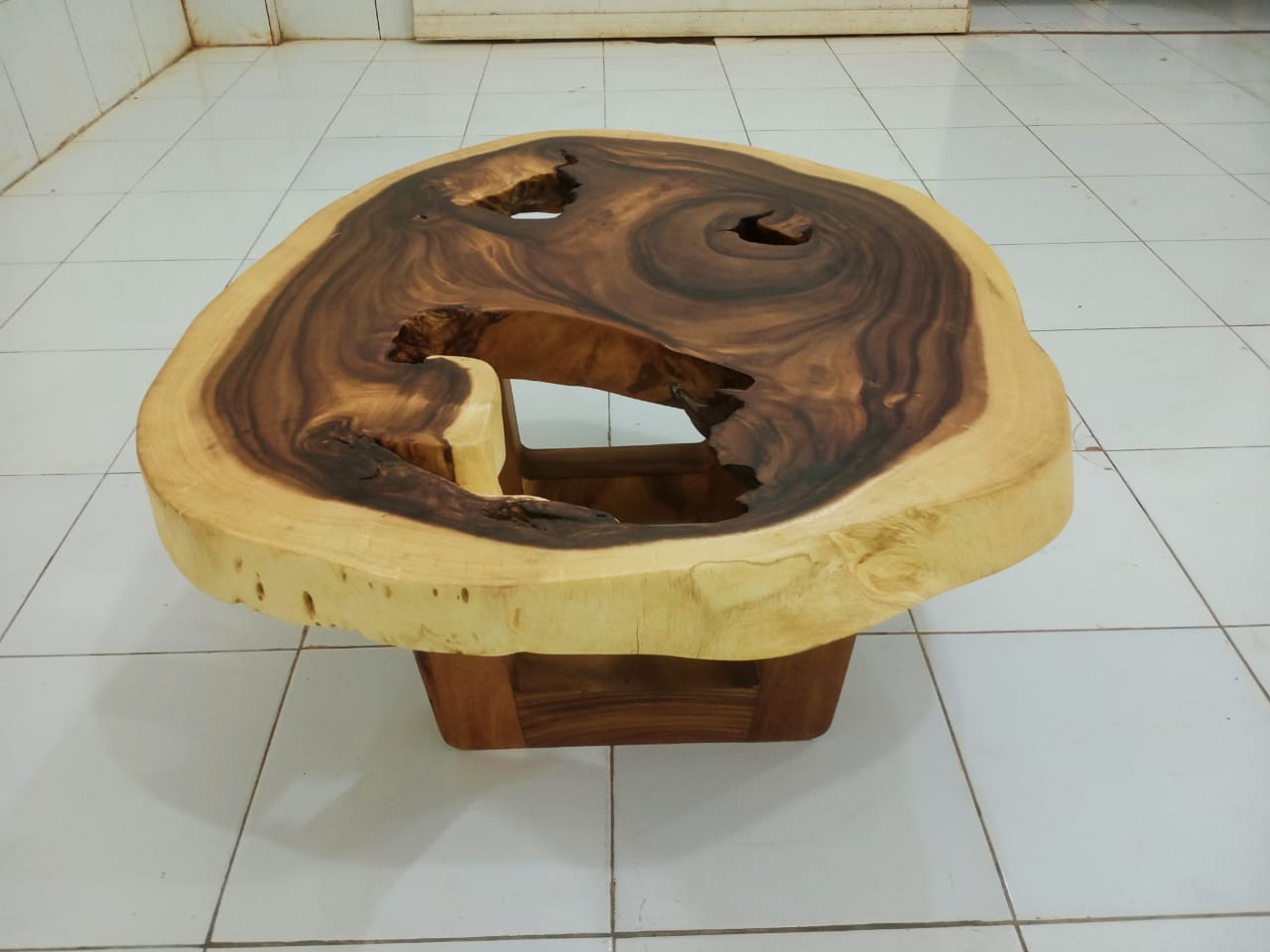 LIVE EDGE TABLES