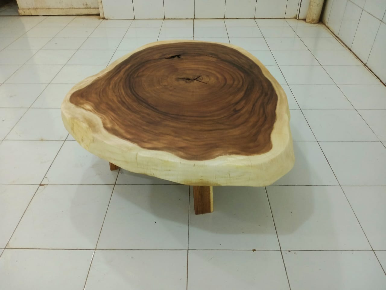 LIVE EDGE TABLES