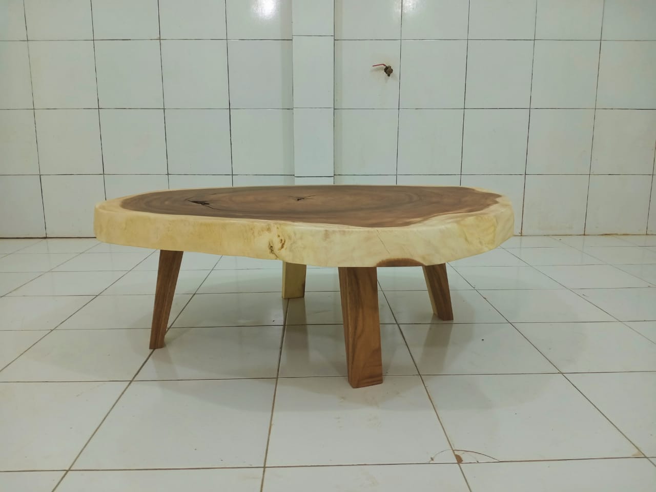 LIVE EDGE TABLES