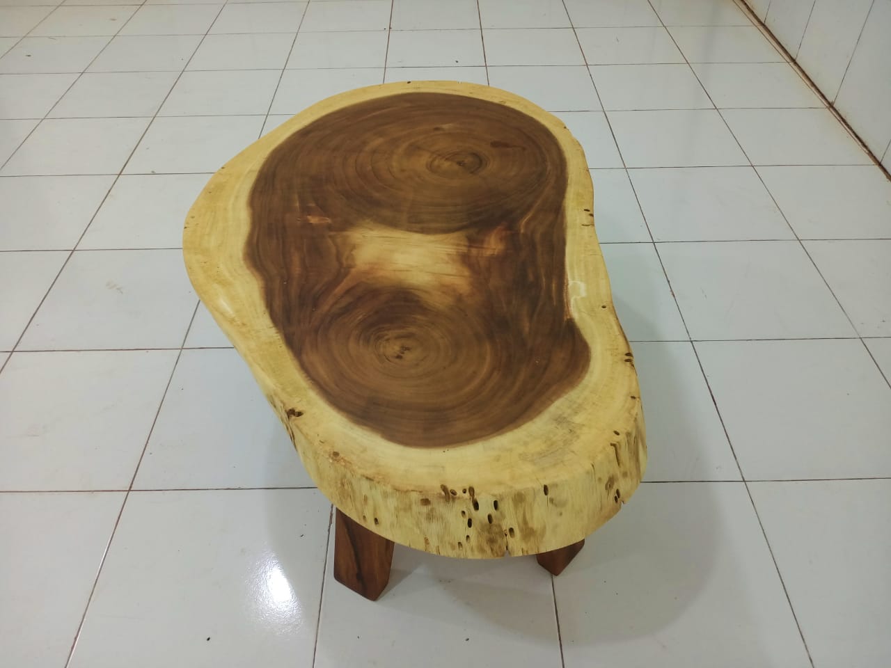 LIVE EDGE TABLES