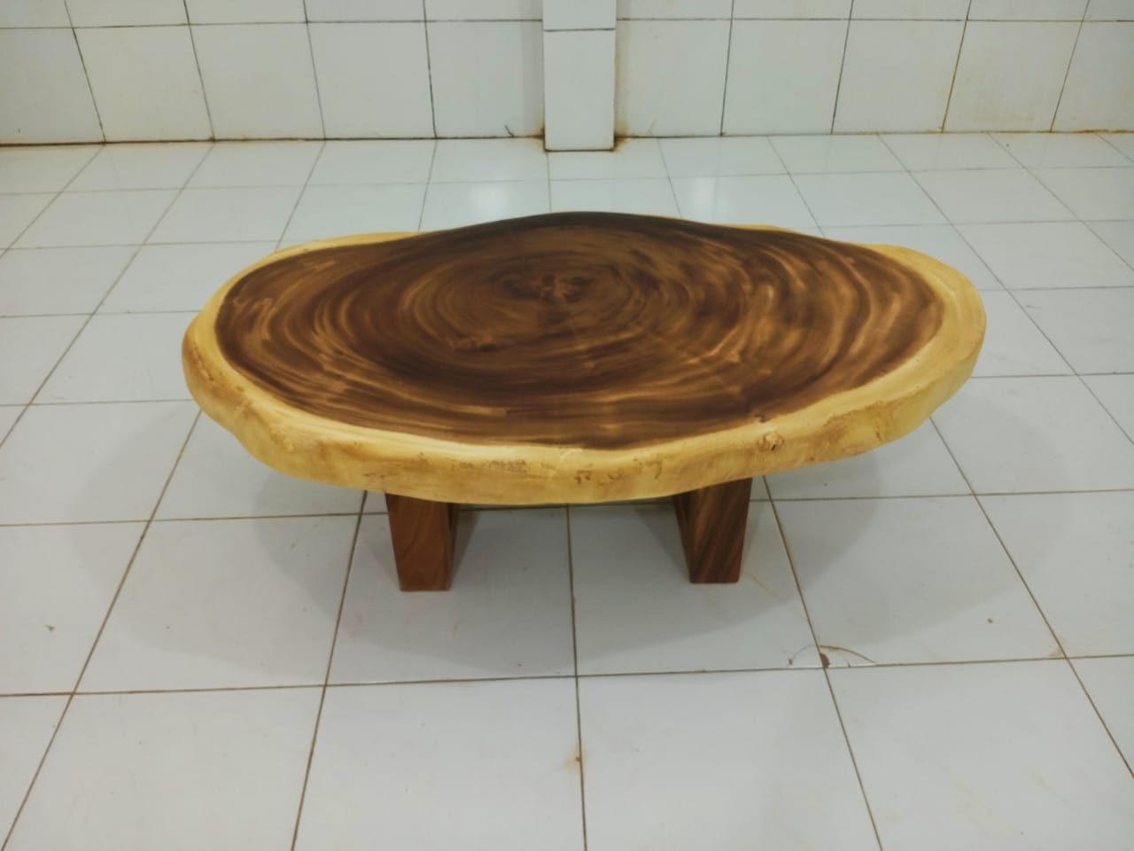 LIVE EDGE TABLES