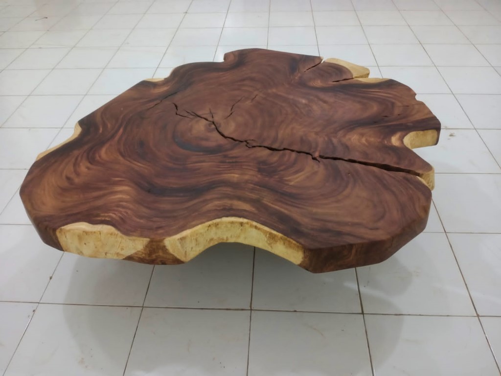 LIVE EDGE TABLES