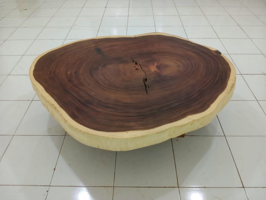 LIVE EDGE TABLES