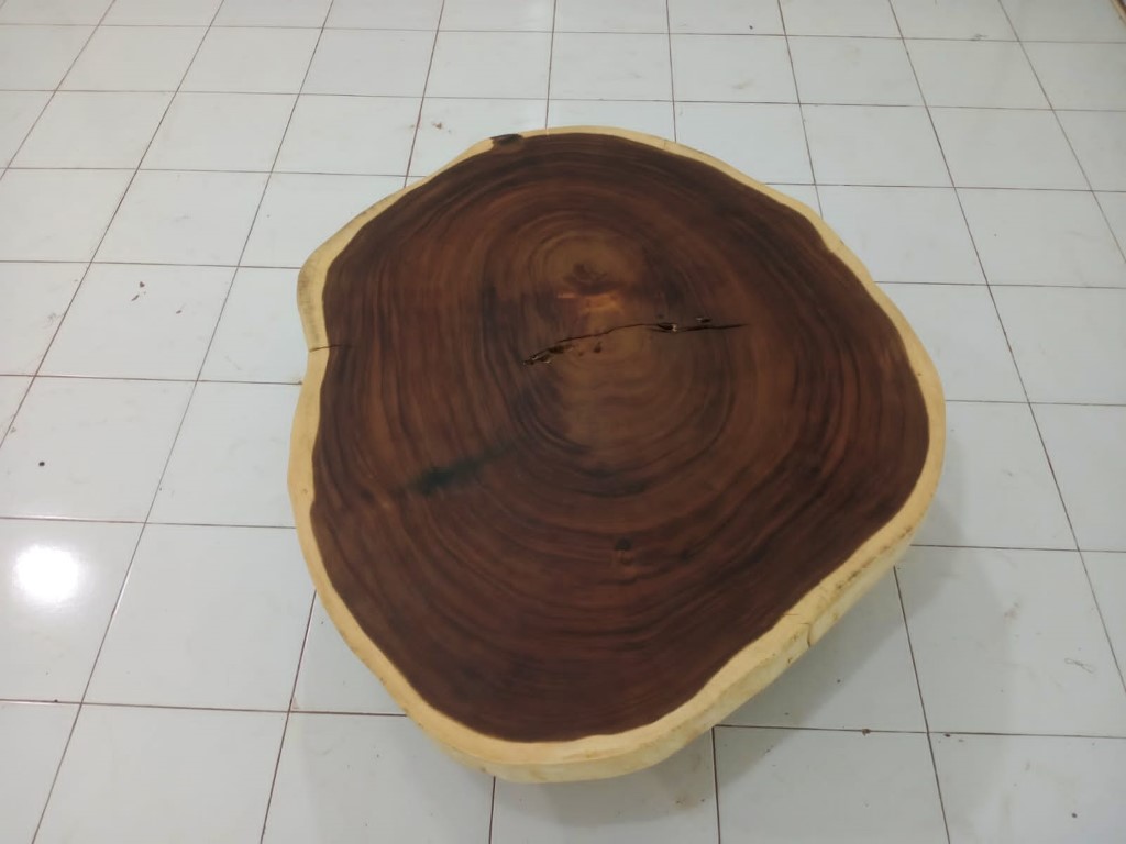 LIVE EDGE TABLES