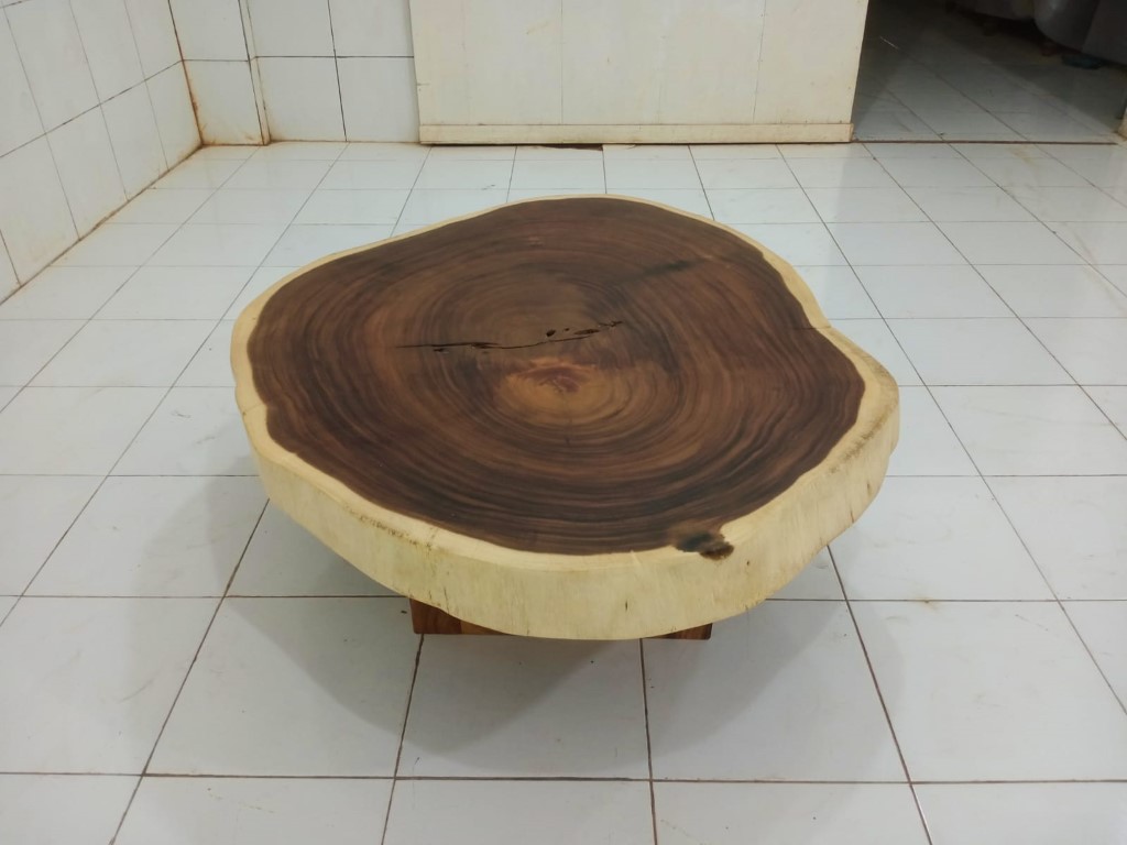 LIVE EDGE TABLES