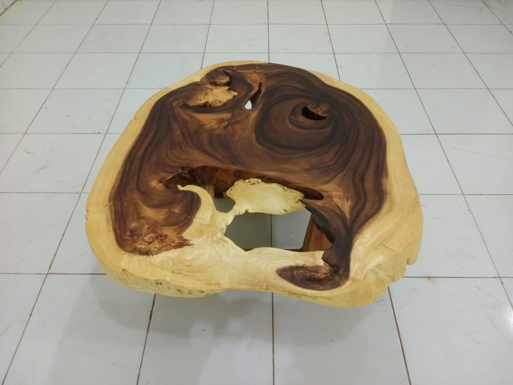 LIVE EDGE TABLES