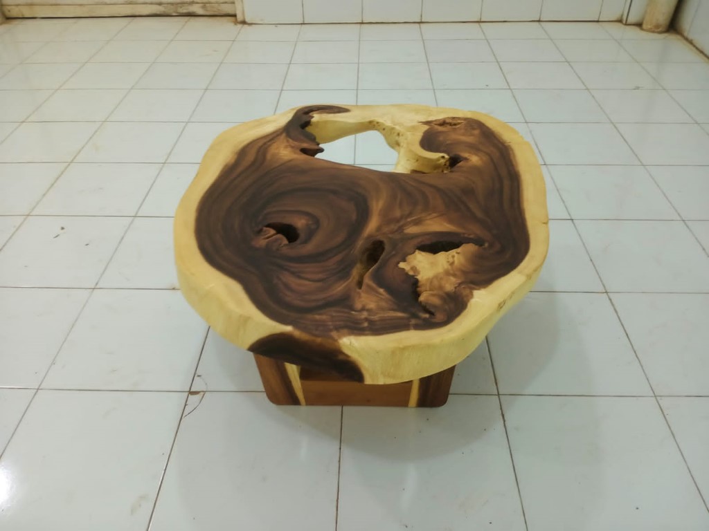 LIVE EDGE TABLES