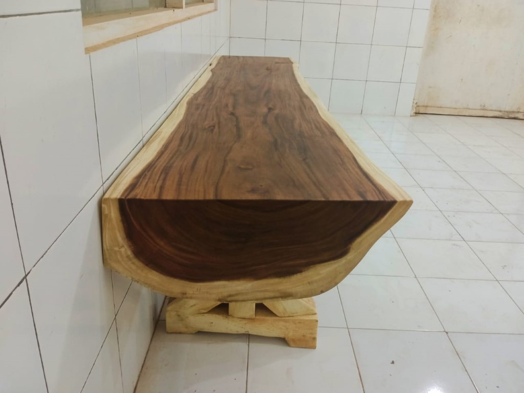 LIVE EDGE TABLES