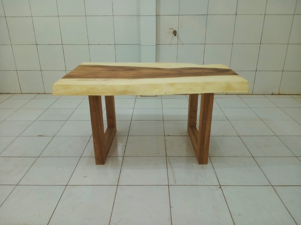 LIVE EDGE TABLES