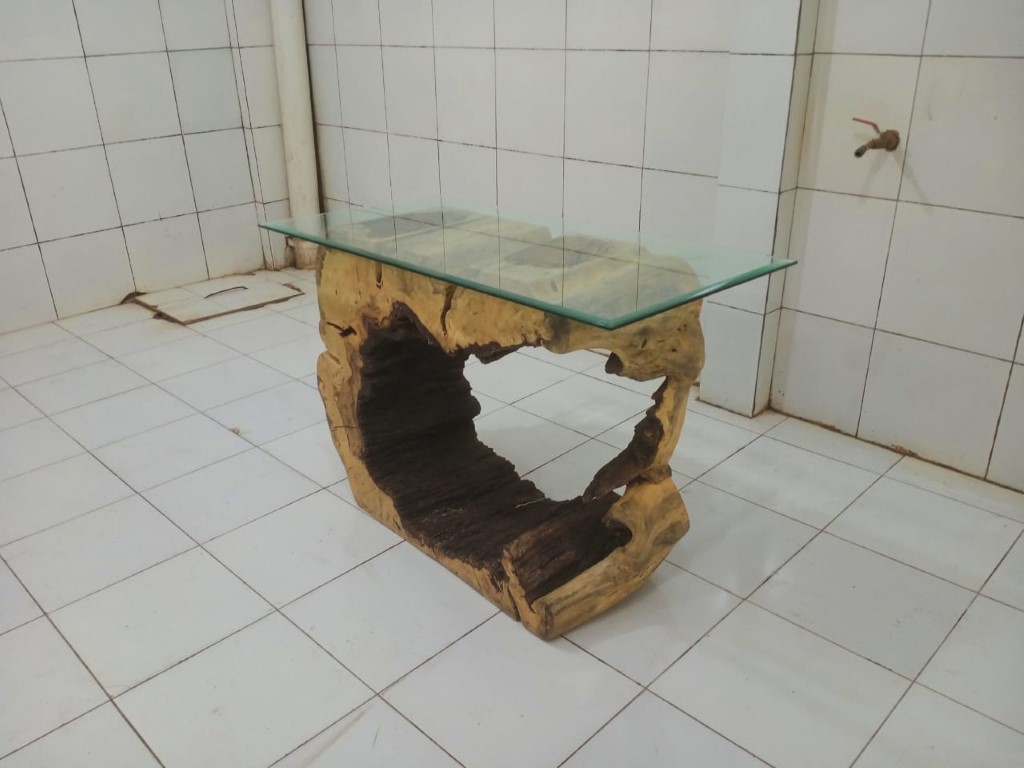 LIVE EDGE TABLES