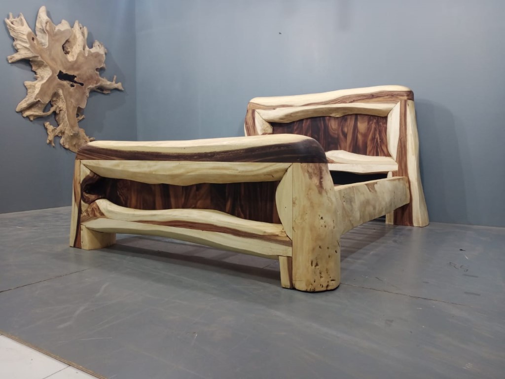 LIVE EDGE TABLES