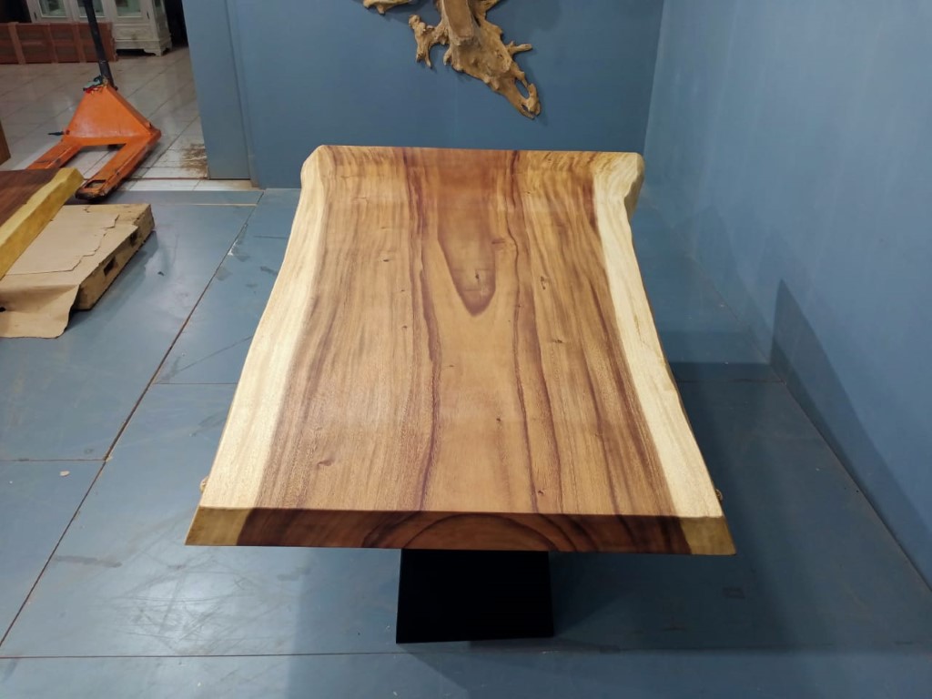 Live Edge Tables