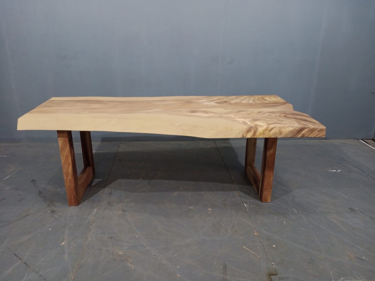 LIVE EDGE TABLES