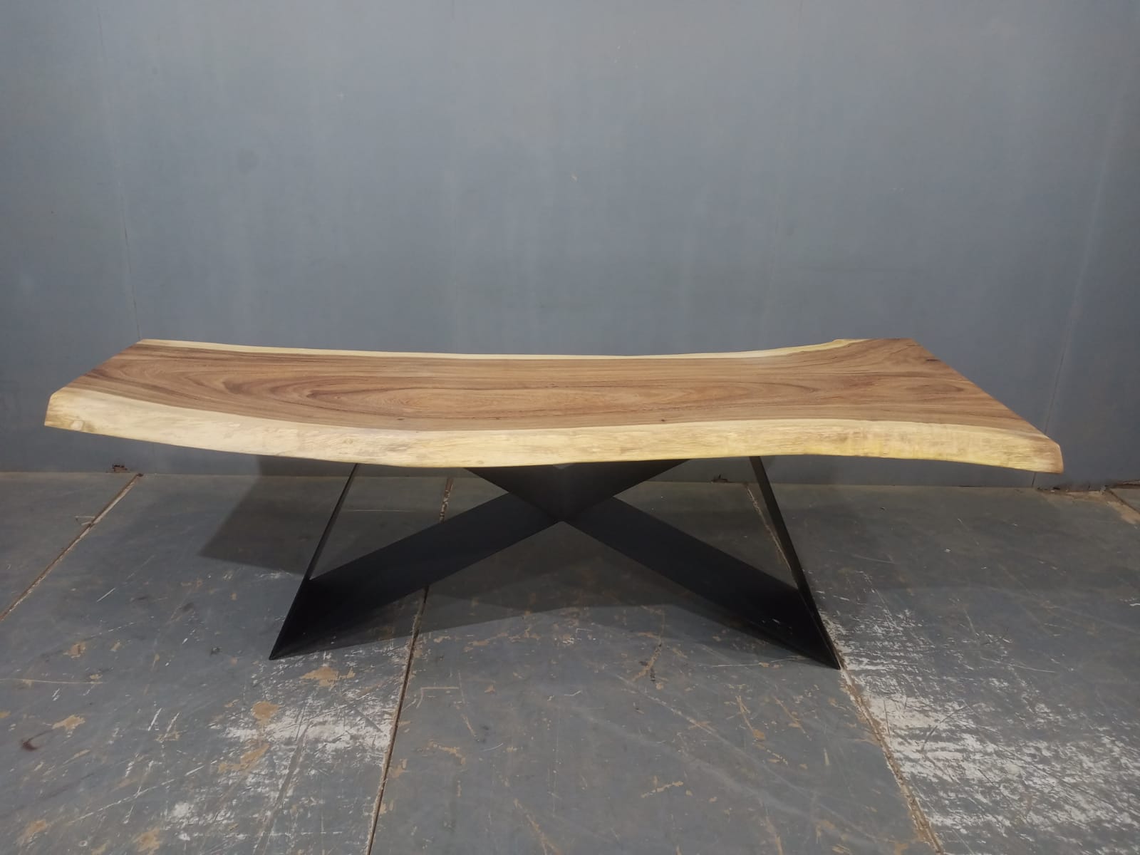 LIVE EDGE TABLES