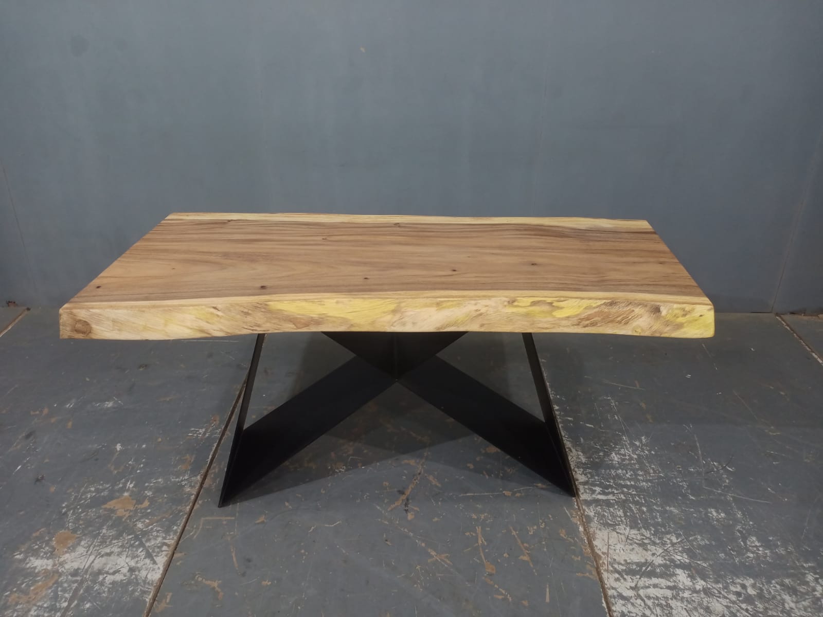 LIVE EDGE TABLES