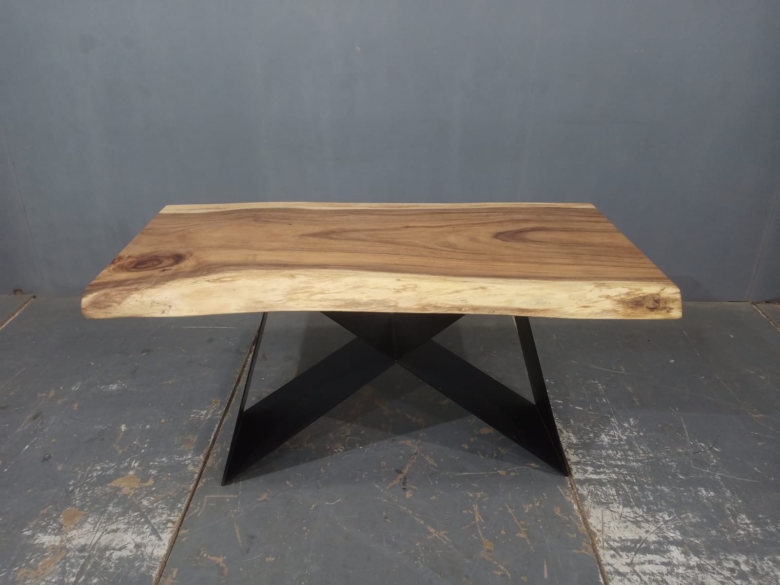 LIVE EDGE TABLES