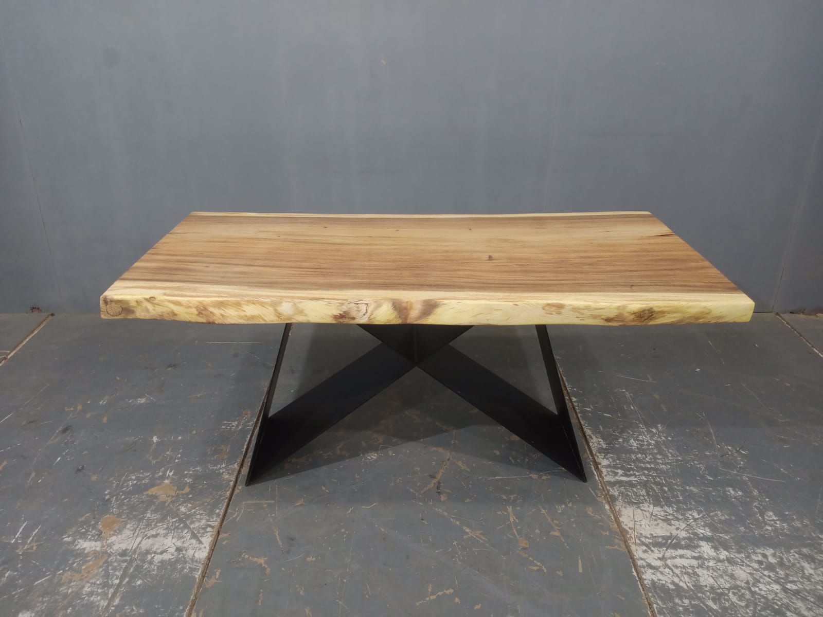 LIVE EDGE TABLES