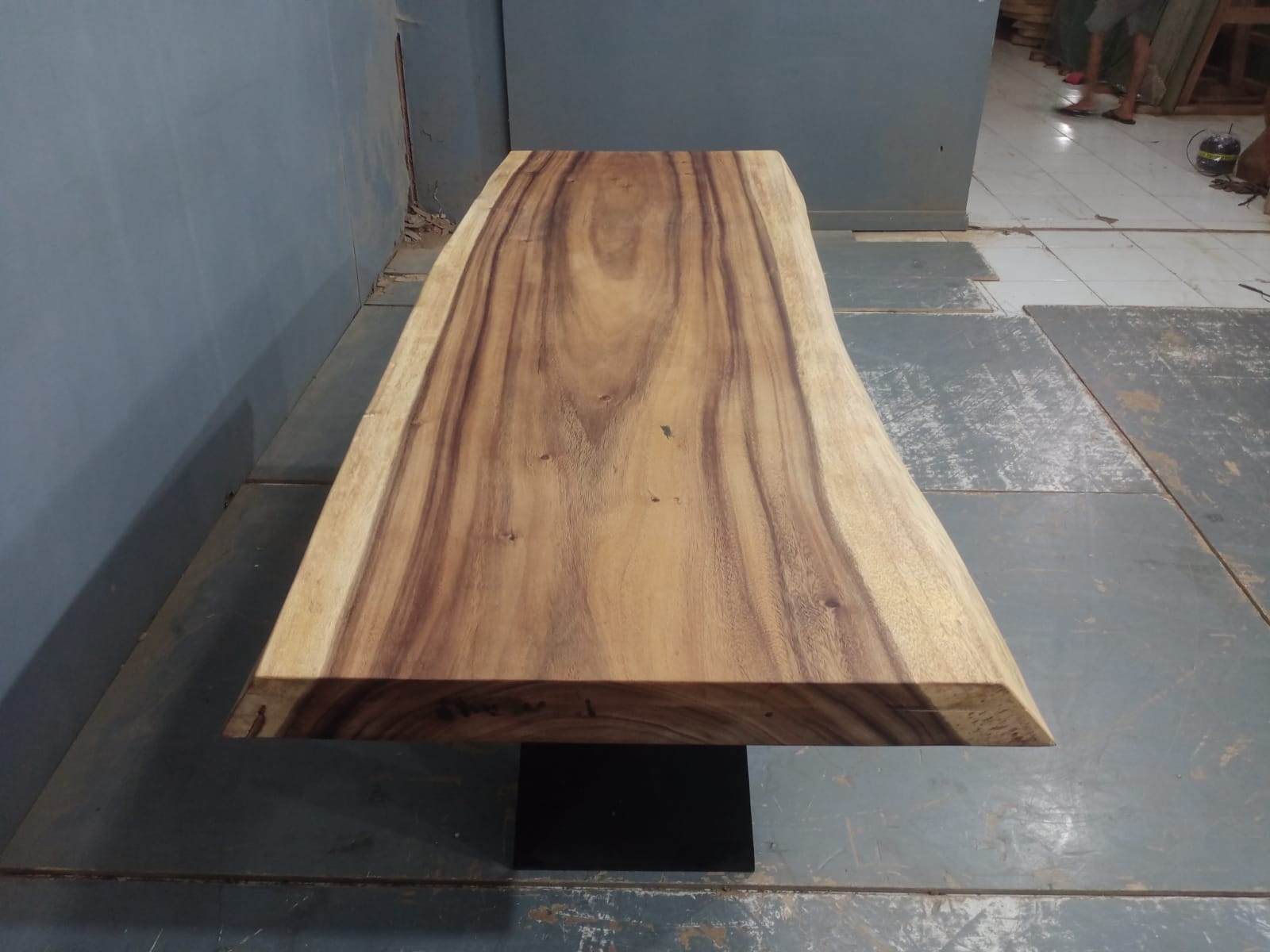 Live Edge Tables
