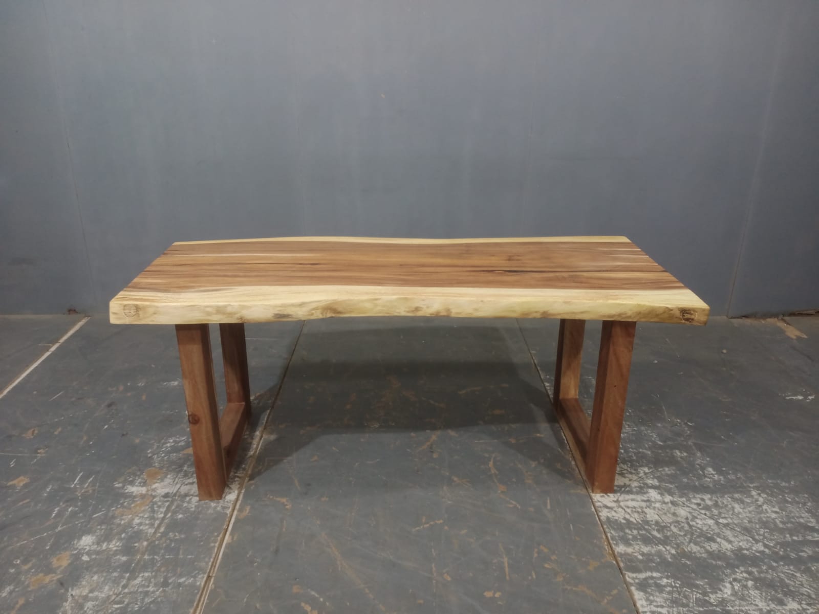 LIVE EDGE TABLES