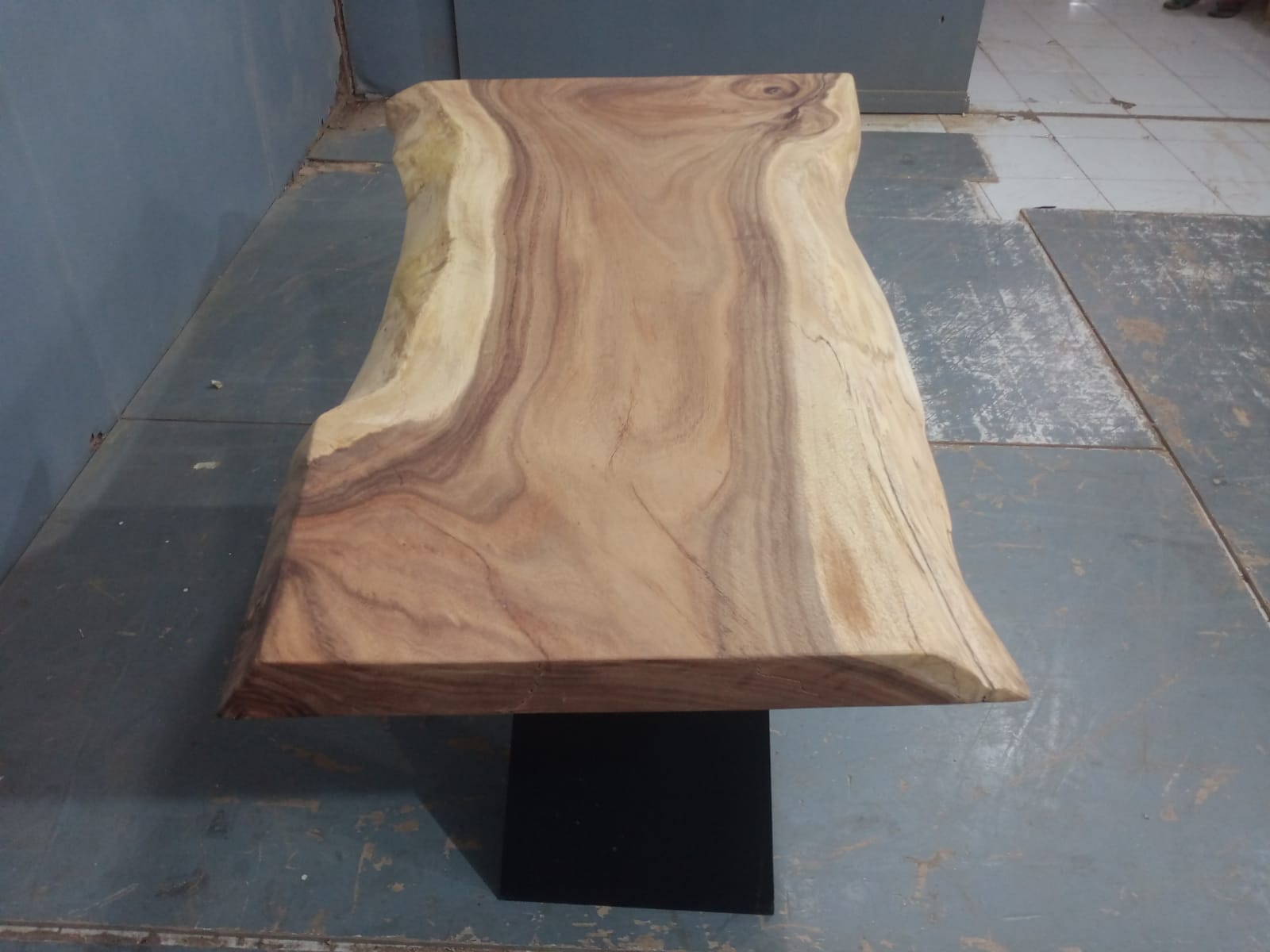 Live Edge Tables