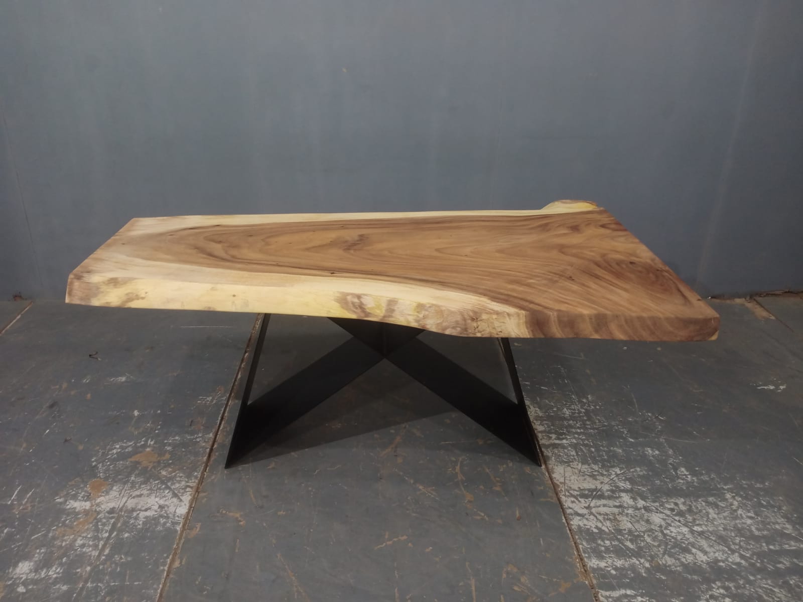 LIVE EDGE TABLES