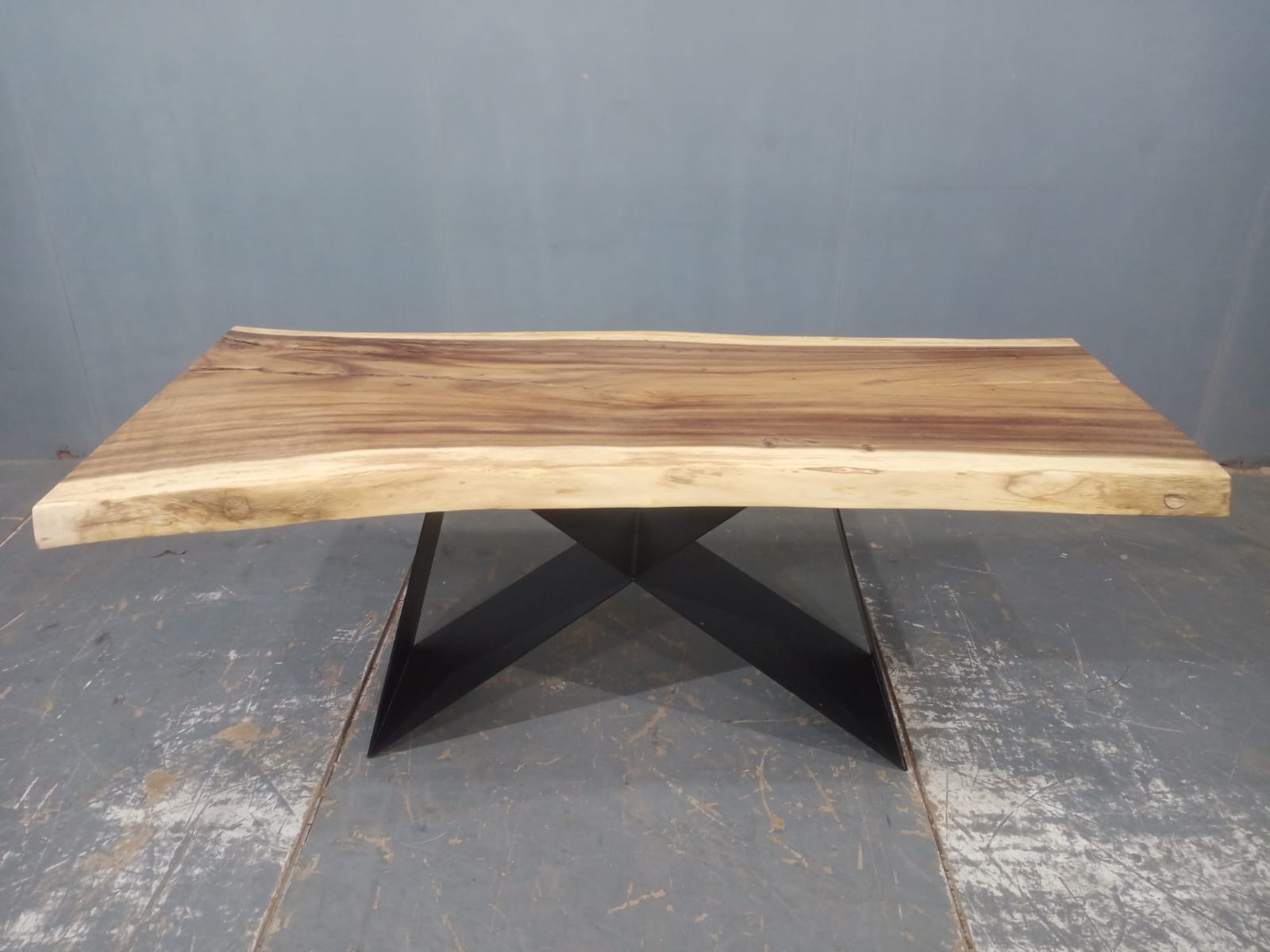 LIVE EDGE TABLES