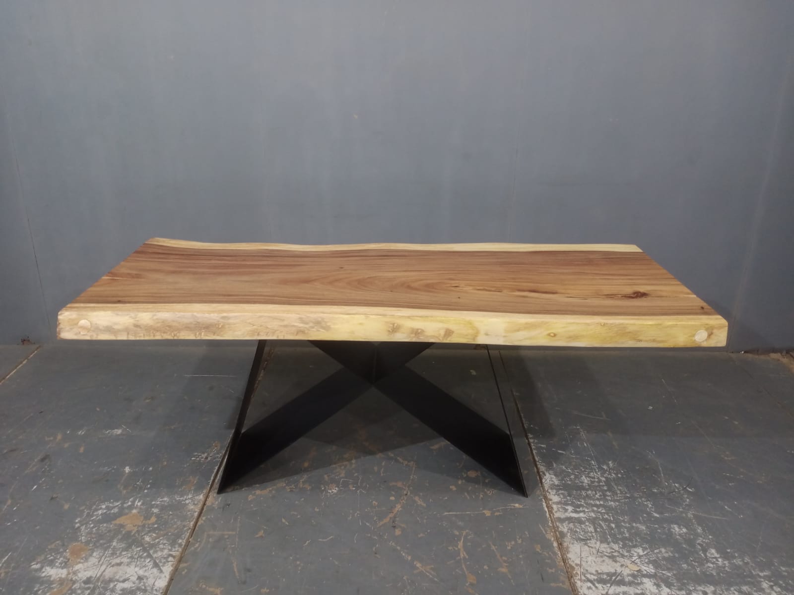 LIVE EDGE TABLES