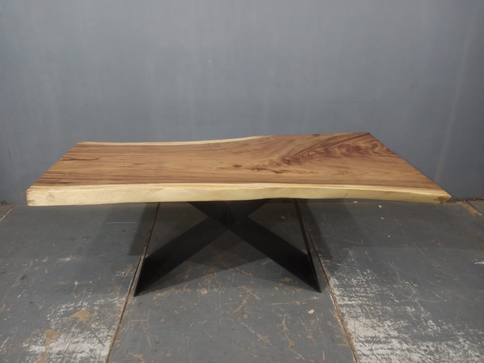 LIVE EDGE TABLES