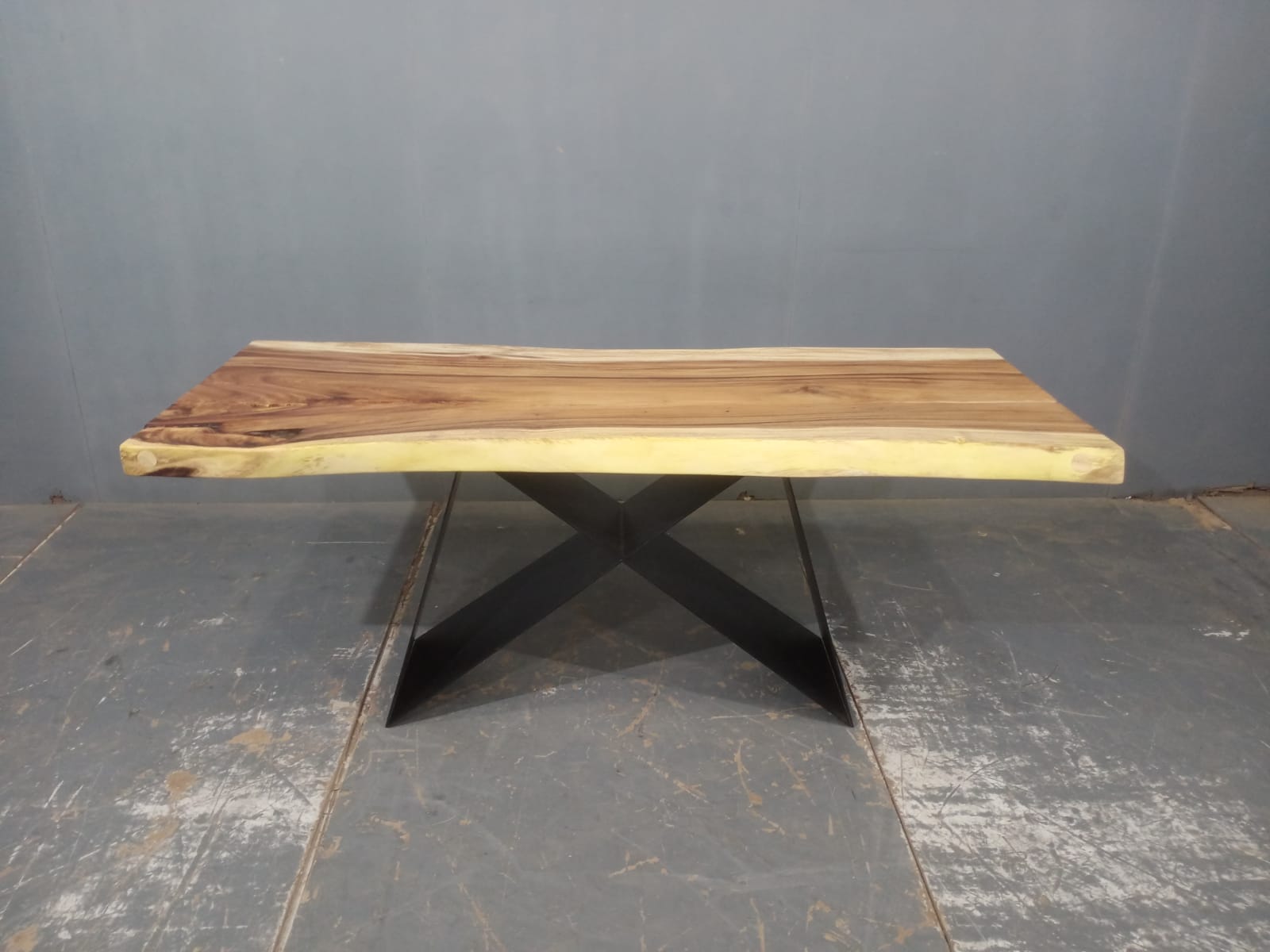 LIVE EDGE TABLES