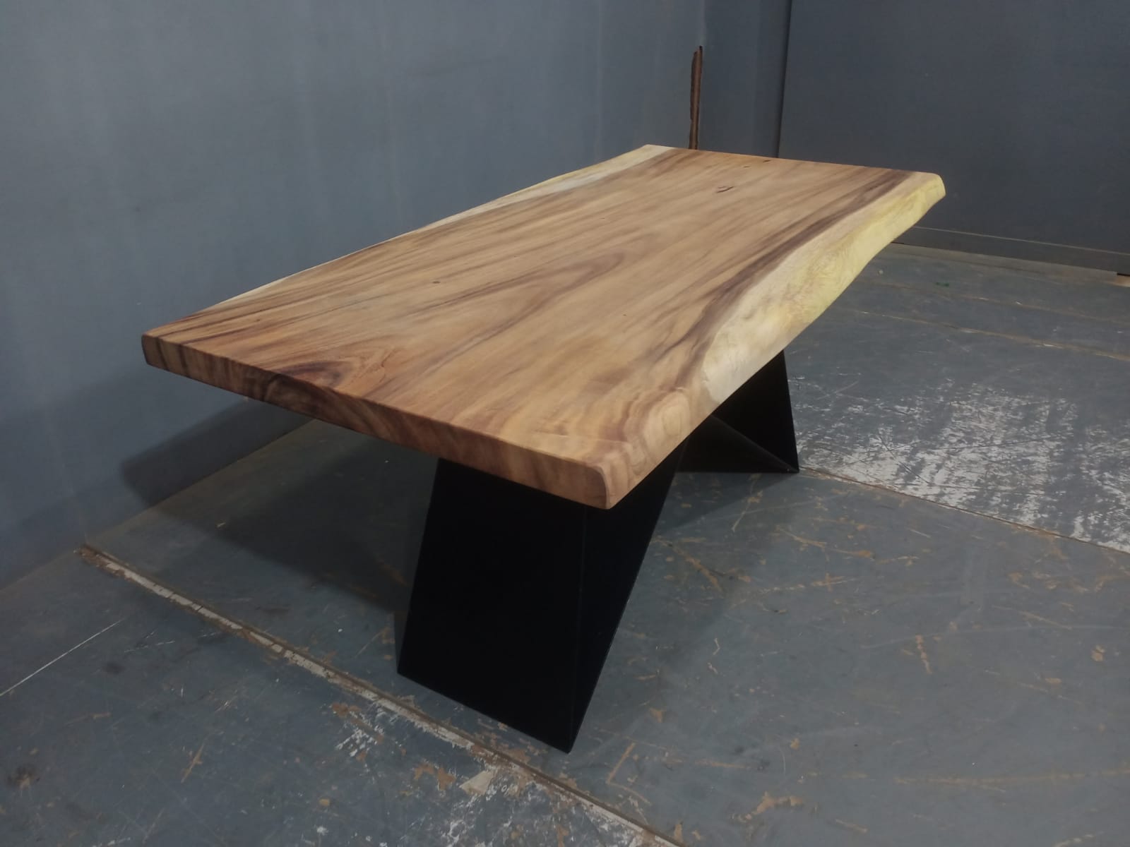 Live Edge Tables