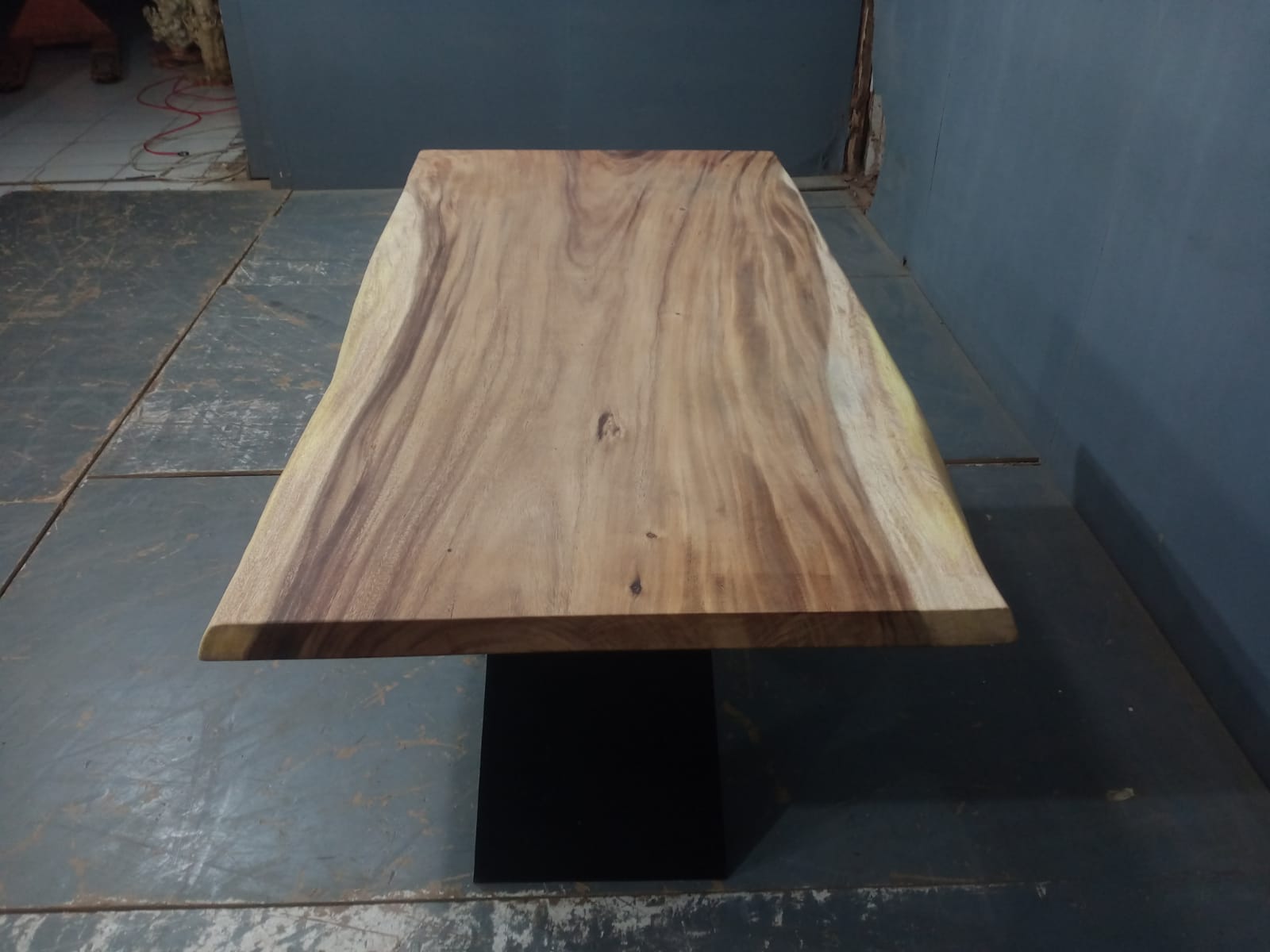 Live Edge Tables
